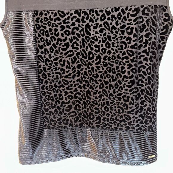 Calvin Klein Women’s Black Velvet Pattern Tee Large NWOT - Picture 2 of 12